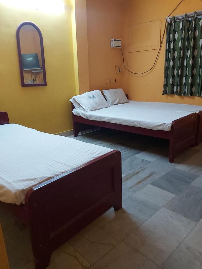 Raamlaxmi Guest House Chennai Bagian luar foto