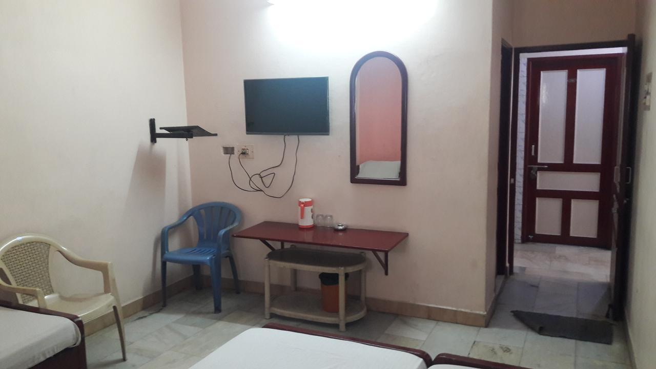 Raamlaxmi Guest House Chennai Bagian luar foto