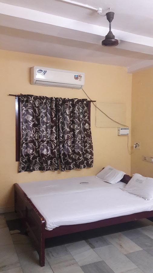 Raamlaxmi Guest House Chennai Bagian luar foto